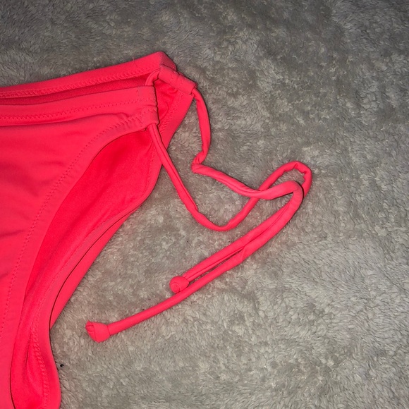 Victoria’s Secret bikini bottoms - Picture 4 of 7